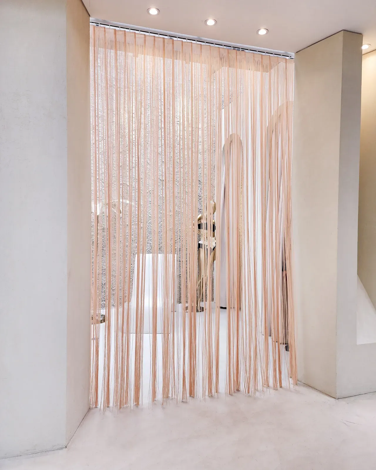 Strings — instalación 3